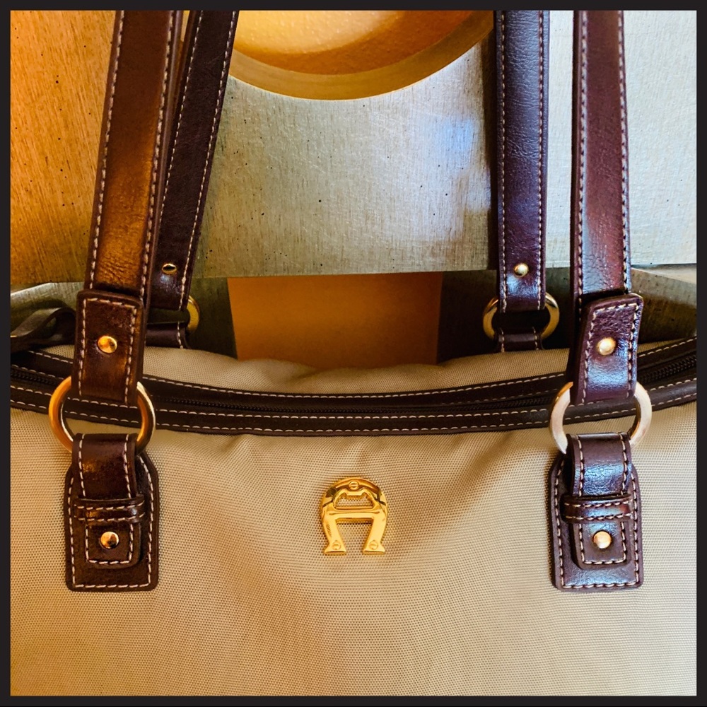 Vintage Etienne Aigner Purse. Beautiful